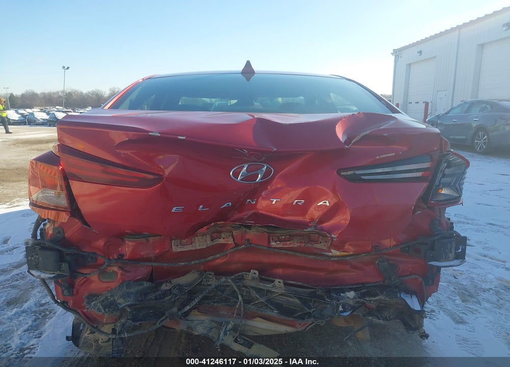 2020 HYUNDAI ELANTRA VIN: 5NPD84LF4LH527323