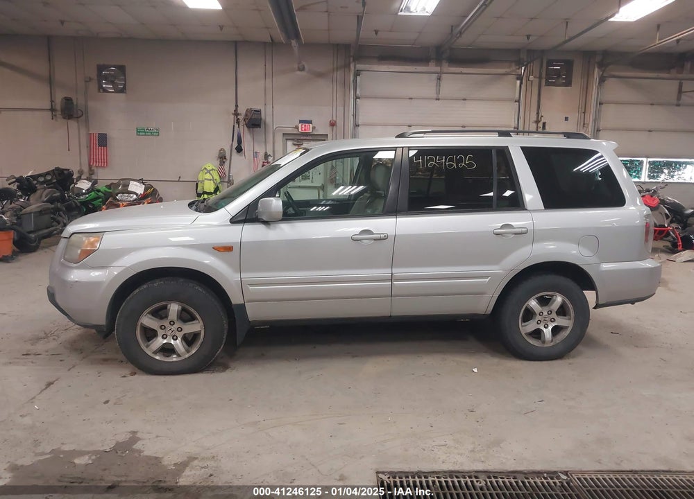 2008 HONDA PILOT SE VIN: 5FNYF18368B051117