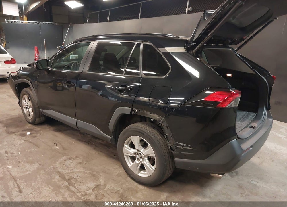 2020 TOYOTA RAV4 XLE VIN: 2T3P1RFV3LW127912