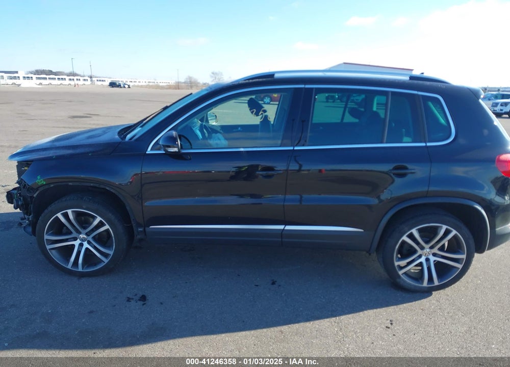 2017 VOLKSWAGEN TIGUAN 2.0T SEL VIN: WVGWV7AX4HW507746