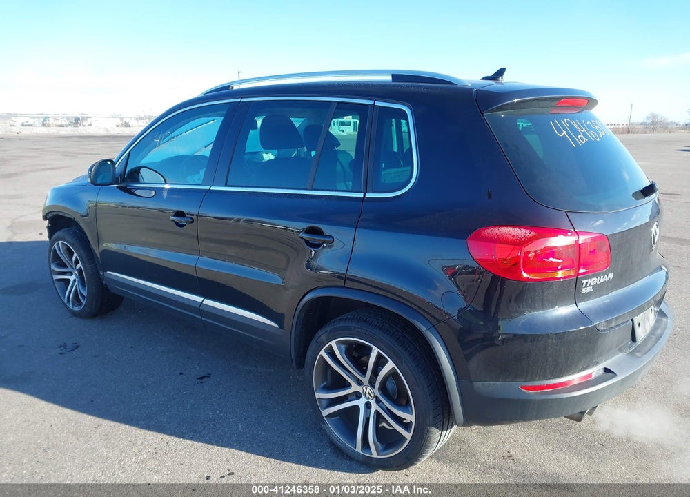 2017 VOLKSWAGEN TIGUAN 2.0T SEL VIN: WVGWV7AX4HW507746