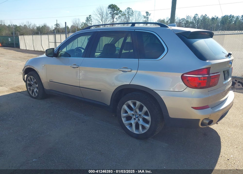 2013 BMW X5 XDRIVE35I/XDRIVE35I PREMIUM/XDRIVE35I SPORT ACTIVITY VIN: 5UXZV4C52D0B17836