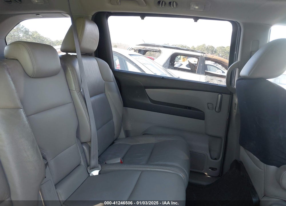 2011 HONDA ODYSSEY EX-L VIN: 5FNRL5H65BB042480