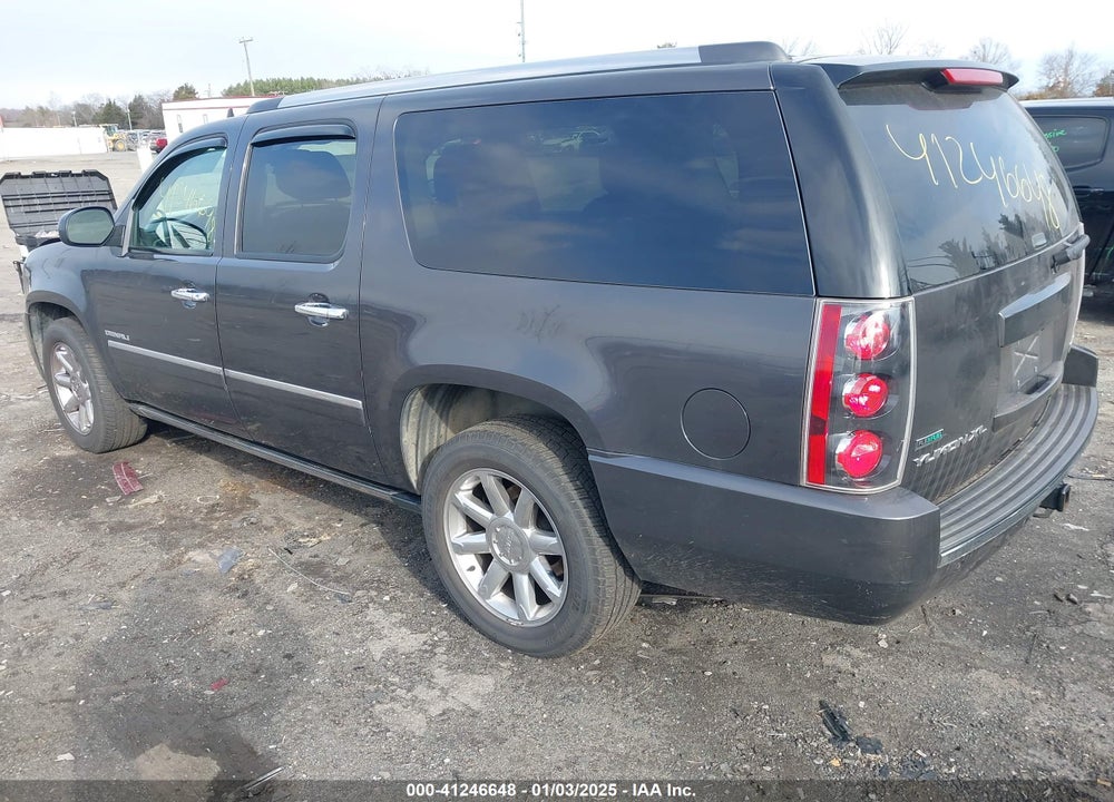 2011 GMC YUKON XL 1500 DENALI VIN: 1GKS2MEF8BR268949