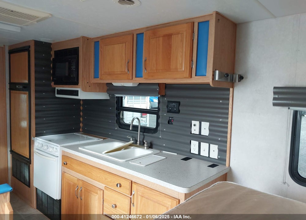 2005 NORTHWOOD ARCTIC FOX 22GQ VIN: 4N11G222650122591