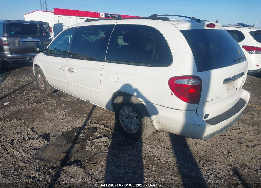 2005 CHRYSLER TOWN & COUNTRY LX VIN: 2C4GP44R15R321911