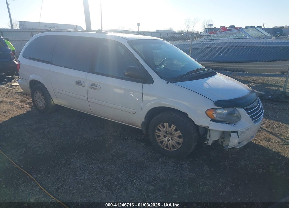 2005 CHRYSLER TOWN & COUNTRY LX VIN: 2C4GP44R15R321911