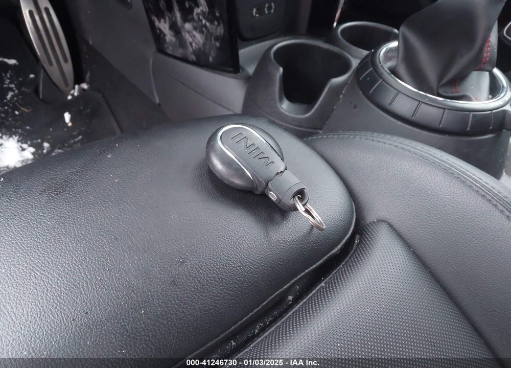 2016 MINI HARDTOP VIN: WMWXP7C54G2C61107