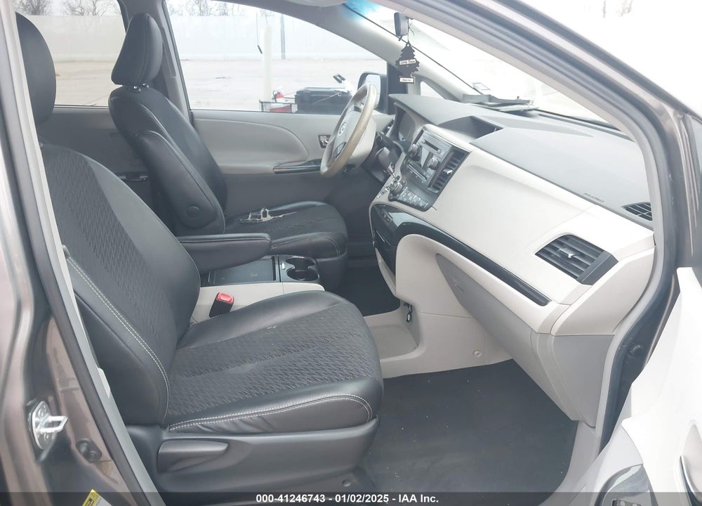 2011 TOYOTA SIENNA SPORT VIN: 5TDXK3DC7BS051669