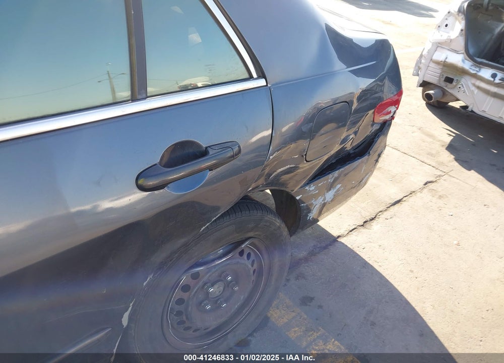 2004 HONDA ACCORD 2.4 LX VIN: JHMCM563X4C009002