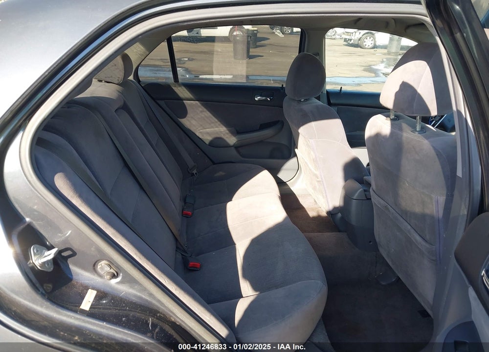 2004 HONDA ACCORD 2.4 LX VIN: JHMCM563X4C009002
