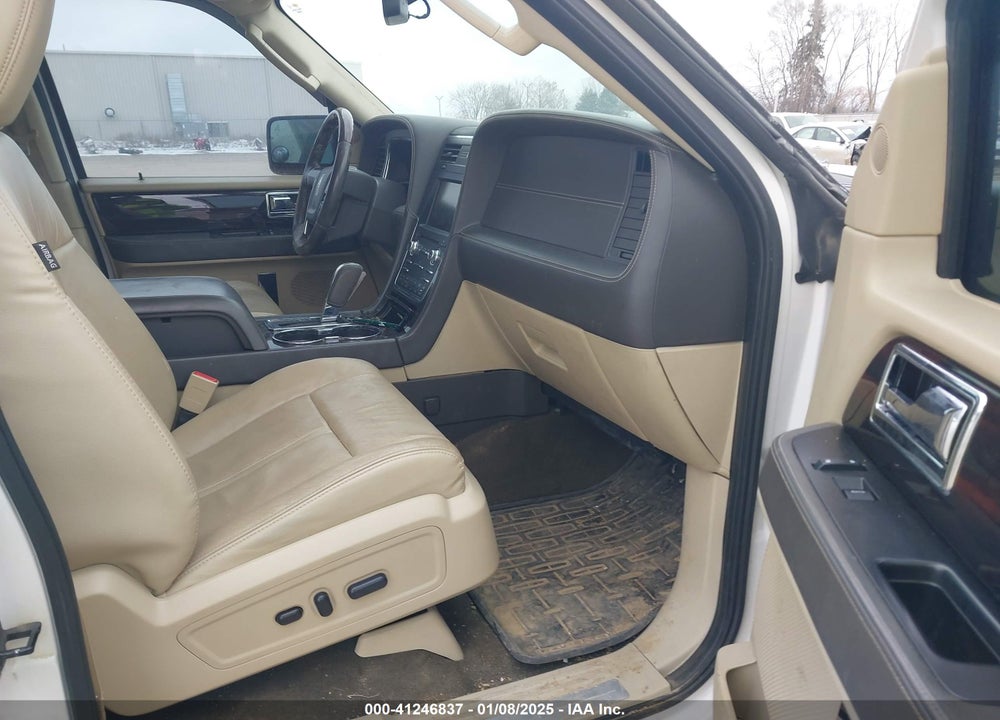 2015 LINCOLN NAVIGATOR L VIN: 5LMJJ3JT2FEJ03906