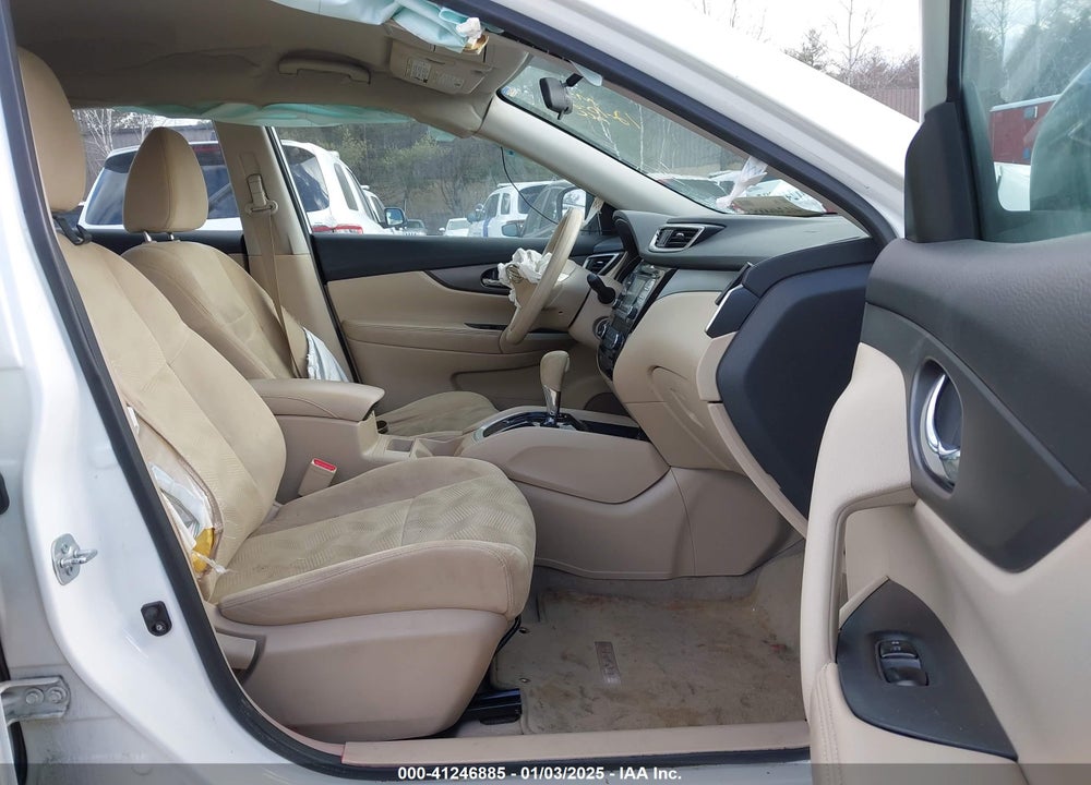 2014 NISSAN ROGUE S VIN: 5N1AT2MV2EC820918