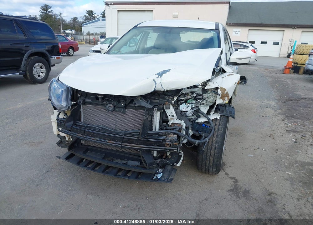 2014 NISSAN ROGUE S VIN: 5N1AT2MV2EC820918