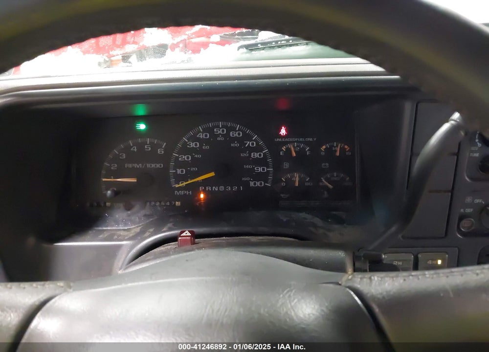 1999 CHEVROLET SUBURBAN 1500 LT VIN: 3GNFK16R6XG236682