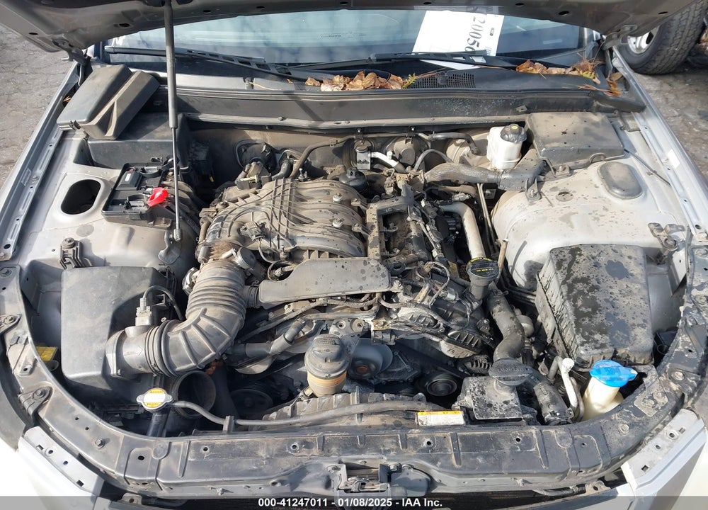 2009 HYUNDAI GENESIS VIN: KMHGC46E19U043585