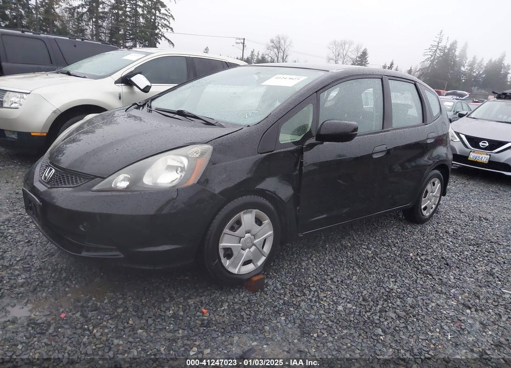 2013 HONDA FIT VIN: JHMGE8H36DC077584