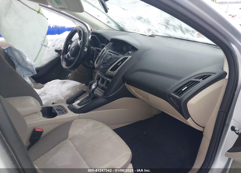 2014 FORD FOCUS VIN: 1FADP3K2XEL182119