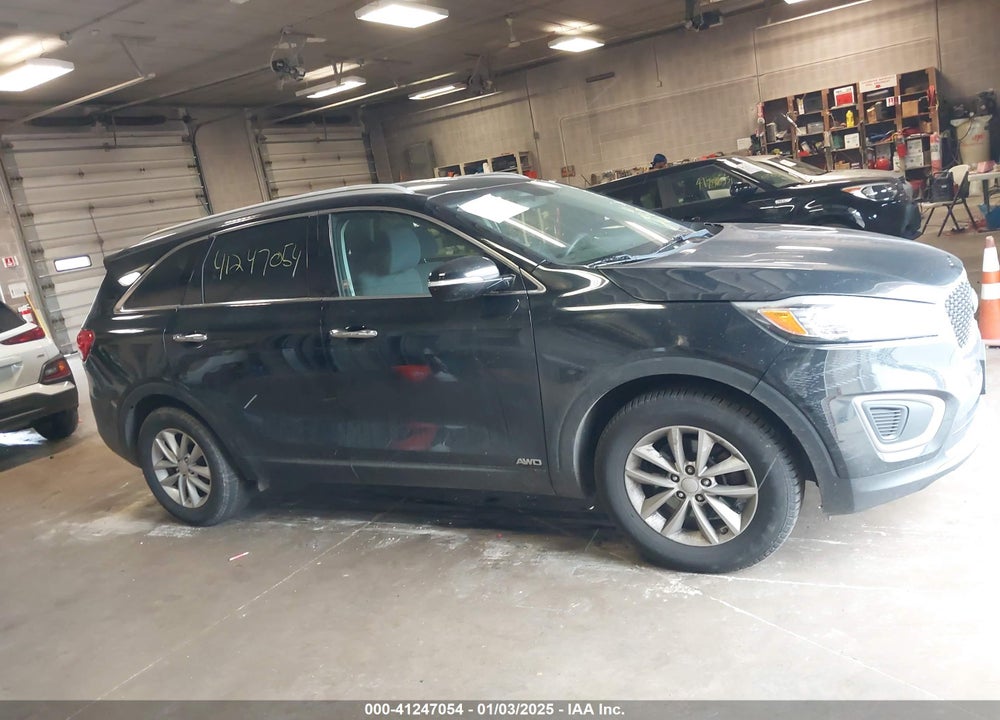 2017 KIA SORENTO 3.3L LX VIN: 5XYPGDA57HG191255