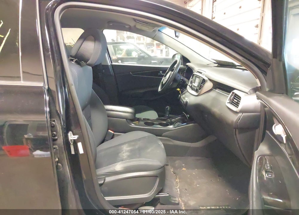 2017 KIA SORENTO 3.3L LX VIN: 5XYPGDA57HG191255