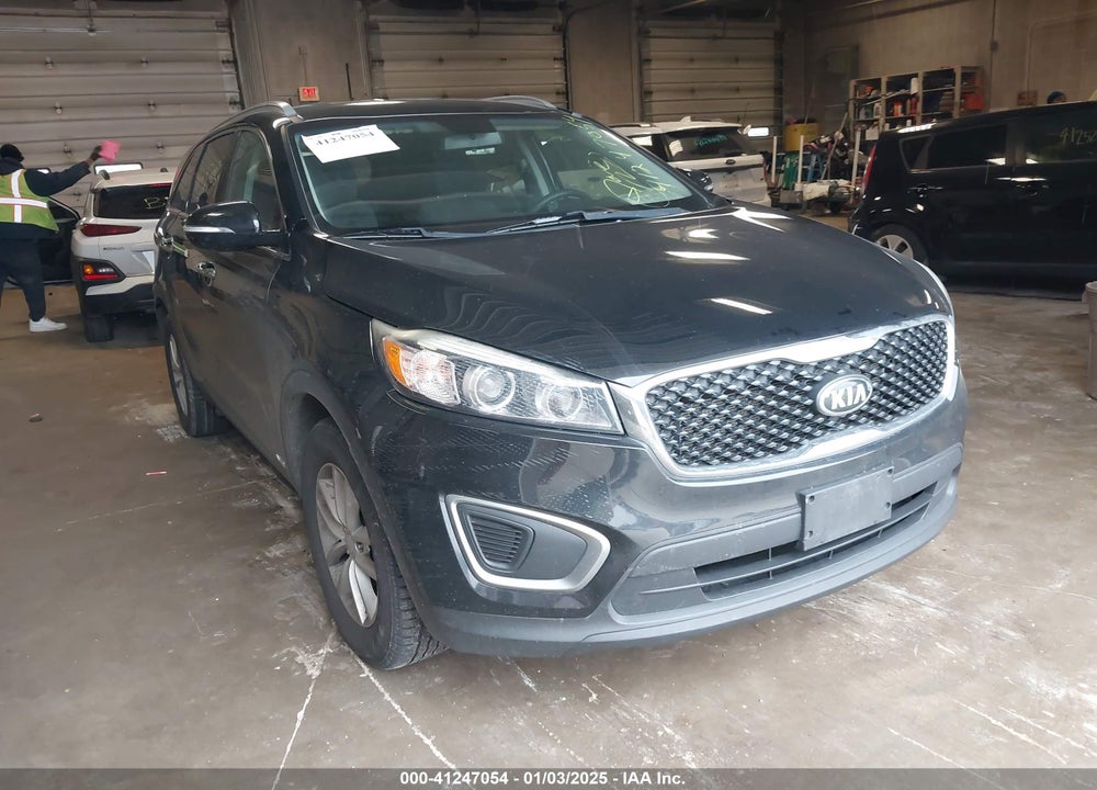 2017 KIA SORENTO 3.3L LX VIN: 5XYPGDA57HG191255