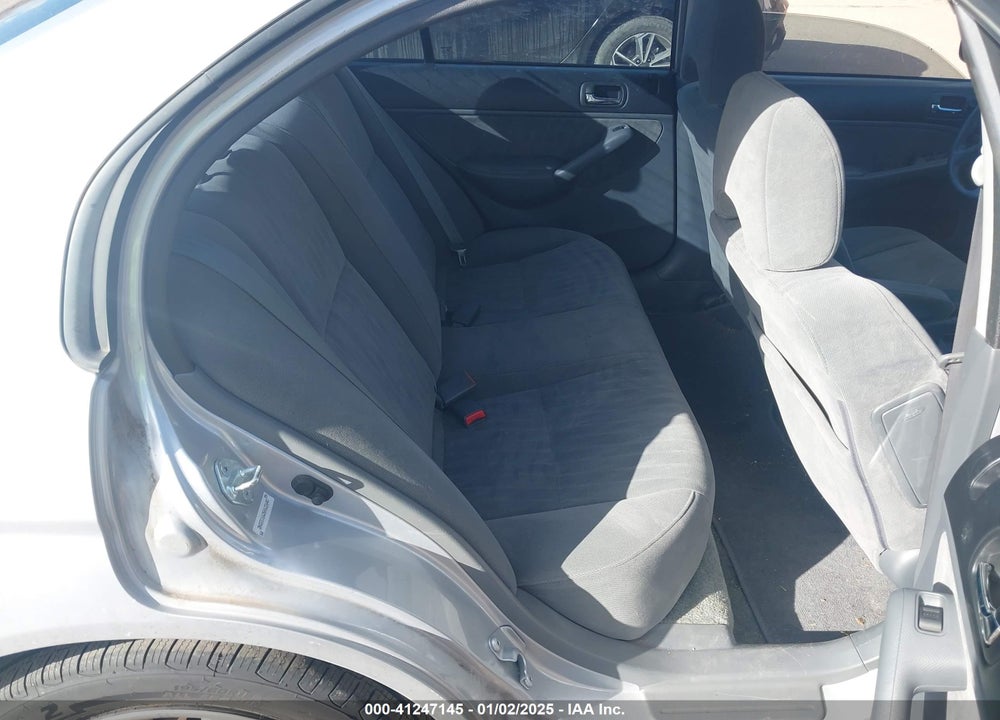 2005 HONDA CIVIC LX VIN: 2HGES16625H622640
