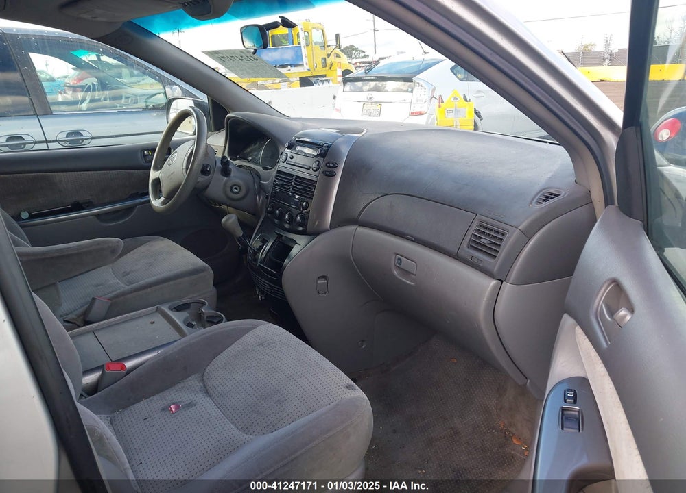 2008 TOYOTA SIENNA LE VIN: 5TDZK23C88S122195