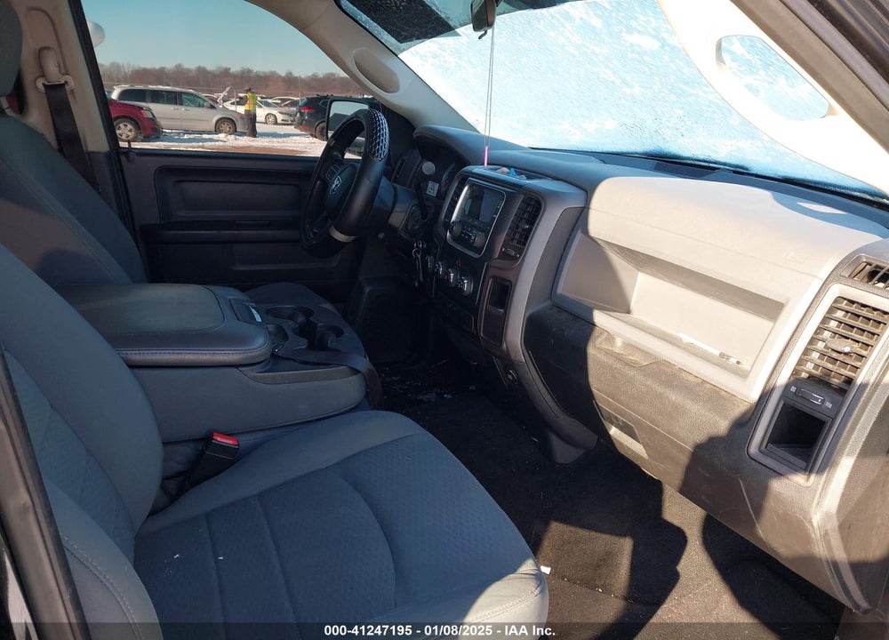 2013 RAM 1500 VIN: 1C6RR7KT0DS647383