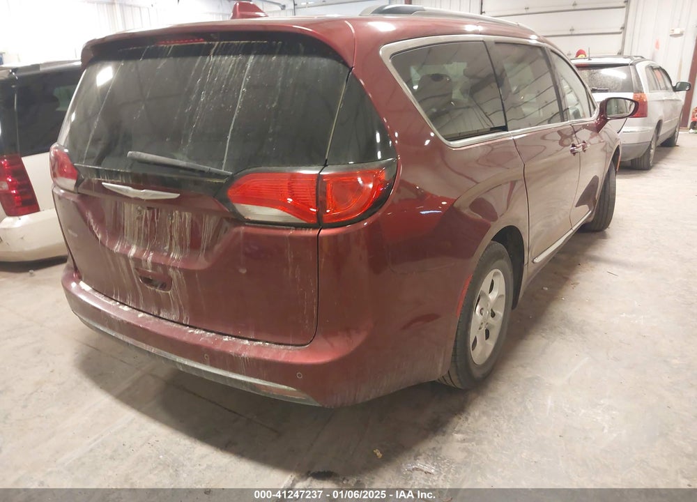 2017 CHRYSLER PACIFICA TOURING L VIN: 2C4RC1BG2HR533838