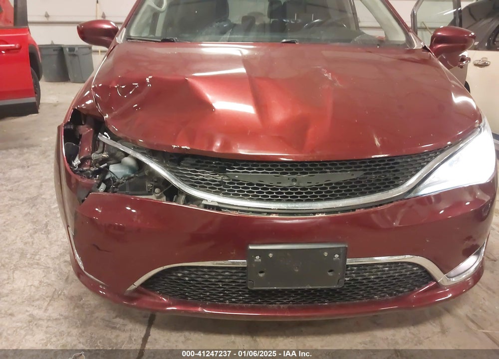 2017 CHRYSLER PACIFICA TOURING L VIN: 2C4RC1BG2HR533838