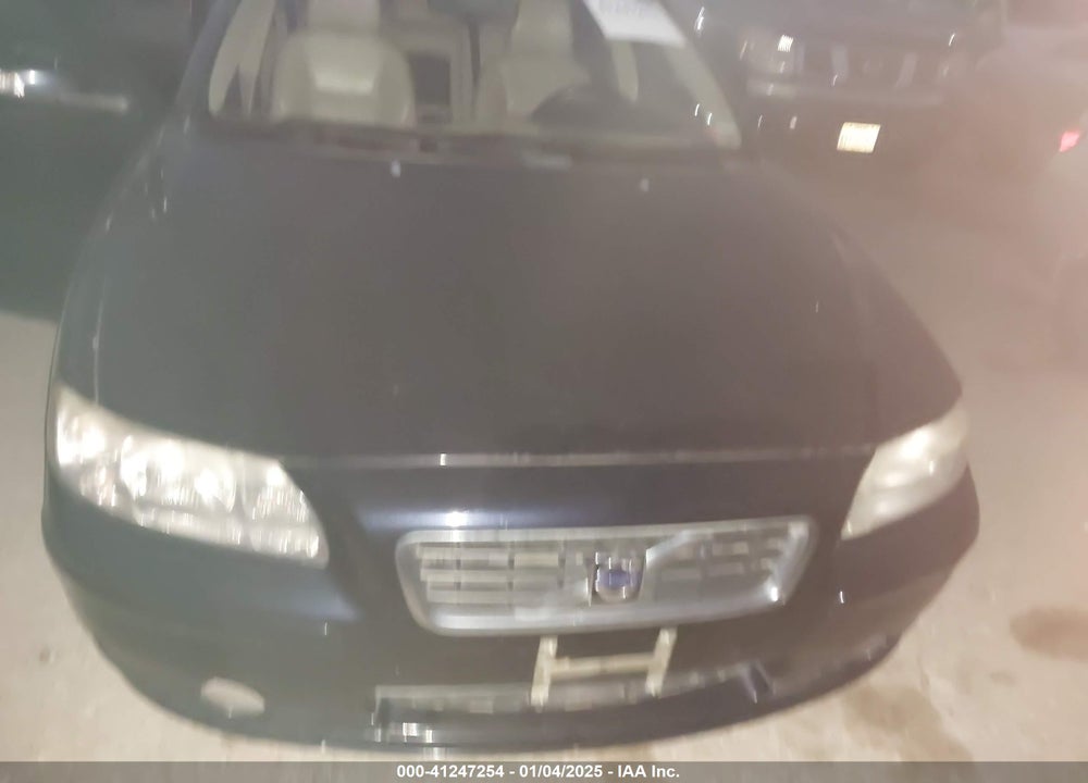 2007 VOLVO S60 2.5T VIN: YV1RS592572619446