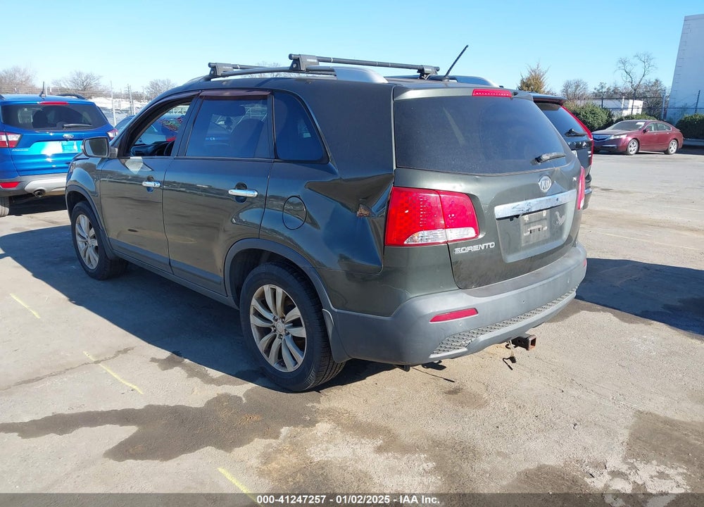 2011 KIA SORENTO LX V6 VIN: 5XYKT4A27BG117966