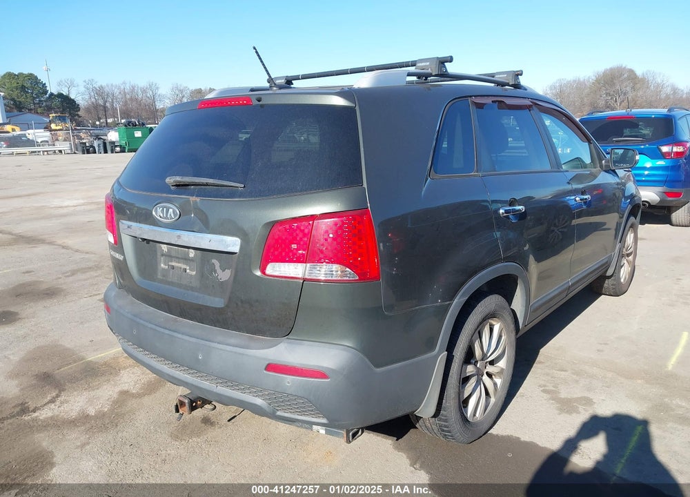 2011 KIA SORENTO LX V6 VIN: 5XYKT4A27BG117966