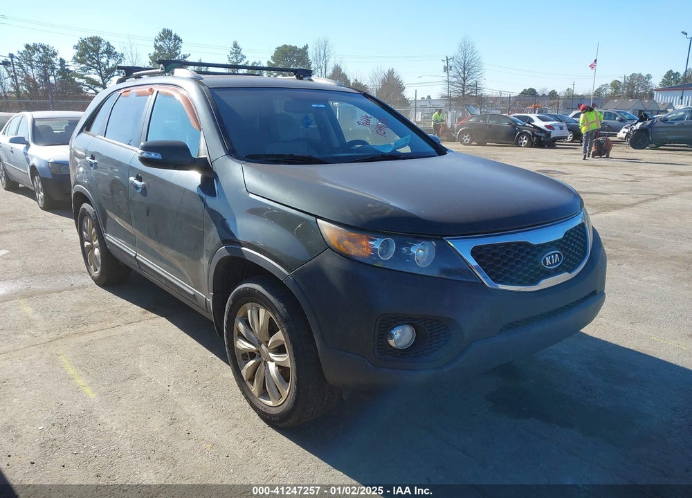 2011 KIA SORENTO LX V6 VIN: 5XYKT4A27BG117966