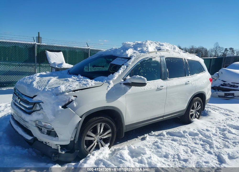 2018 HONDA PILOT EX VIN: 5FNYF6H31JB012499