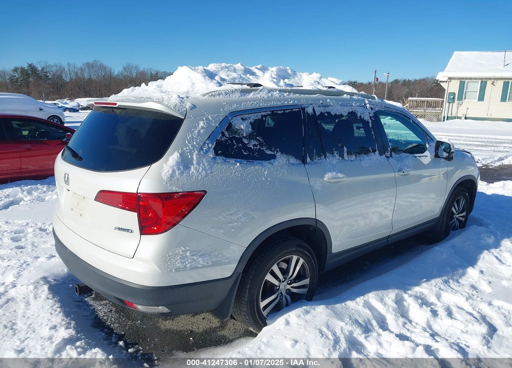 2018 HONDA PILOT EX VIN: 5FNYF6H31JB012499