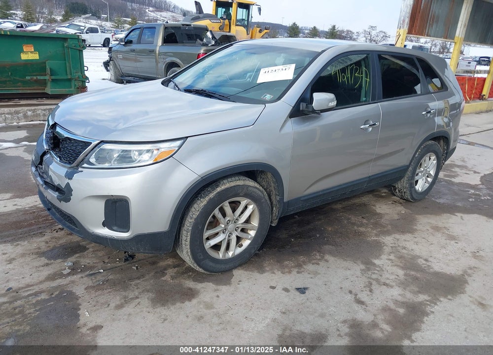 2014 KIA SORENTO LX VIN: 5XYKT3A67EG452677