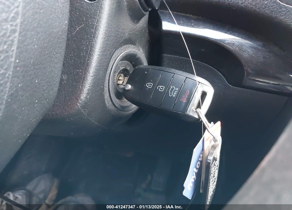 2014 KIA SORENTO LX VIN: 5XYKT3A67EG452677