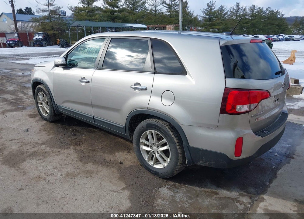 2014 KIA SORENTO LX VIN: 5XYKT3A67EG452677