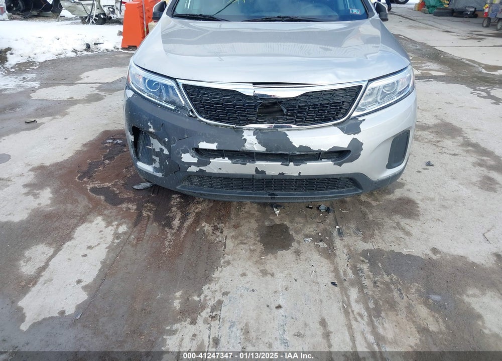 2014 KIA SORENTO LX VIN: 5XYKT3A67EG452677