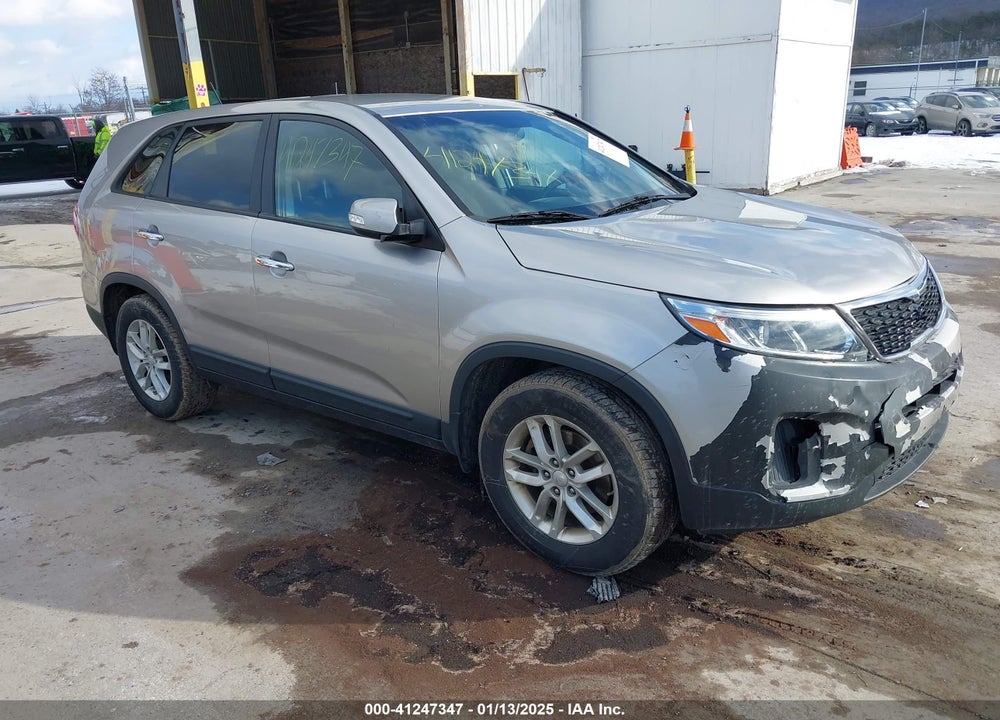 2014 KIA SORENTO LX VIN: 5XYKT3A67EG452677