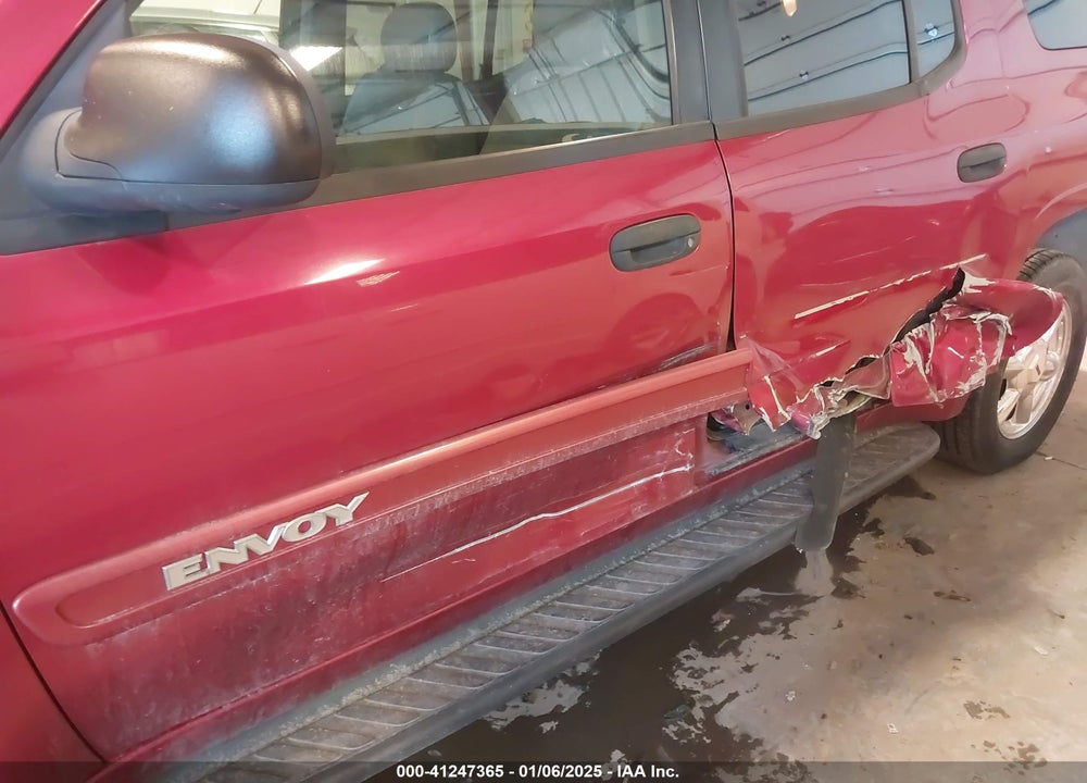 2004 GMC ENVOY XUV SLE VIN: 1GKET12S746170428