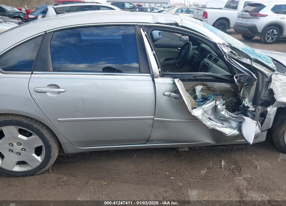 2008 CHEVROLET IMPALA VIN: 2G1WD58C381228738