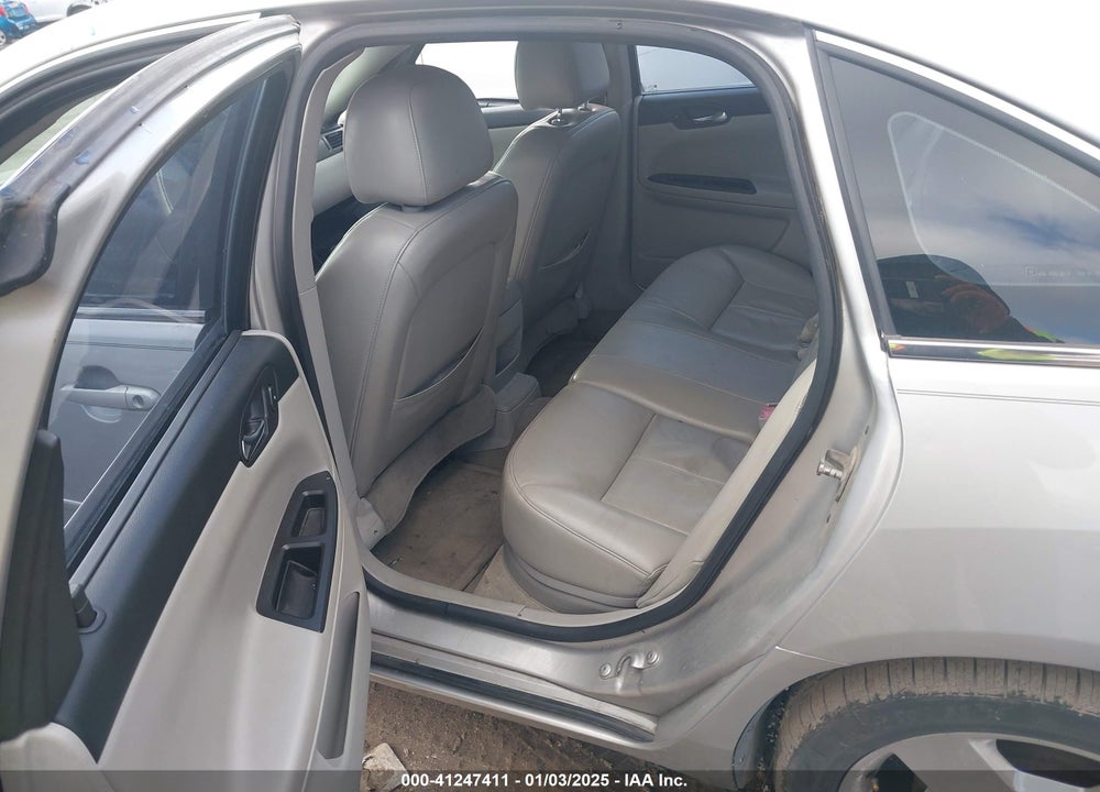 2008 CHEVROLET IMPALA VIN: 2G1WD58C381228738