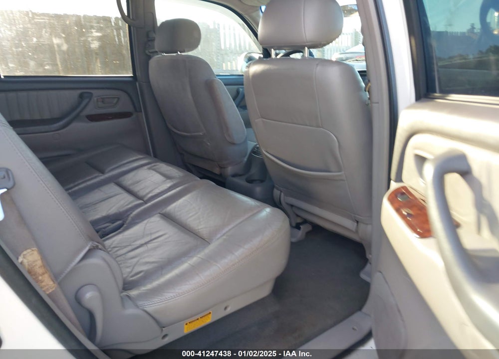 2002 TOYOTA SEQUOIA LIMITED V8 VIN: 5TDBT48A42S058679