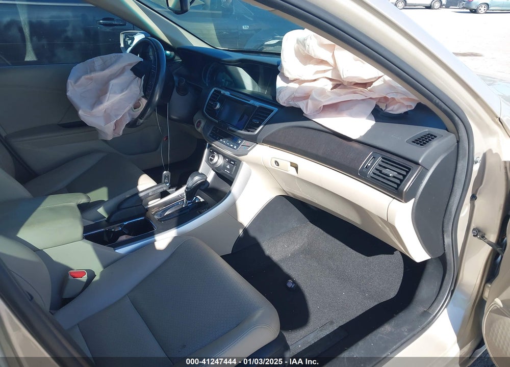 2013 HONDA ACCORD VIN: 1HGCR2F88DA237932