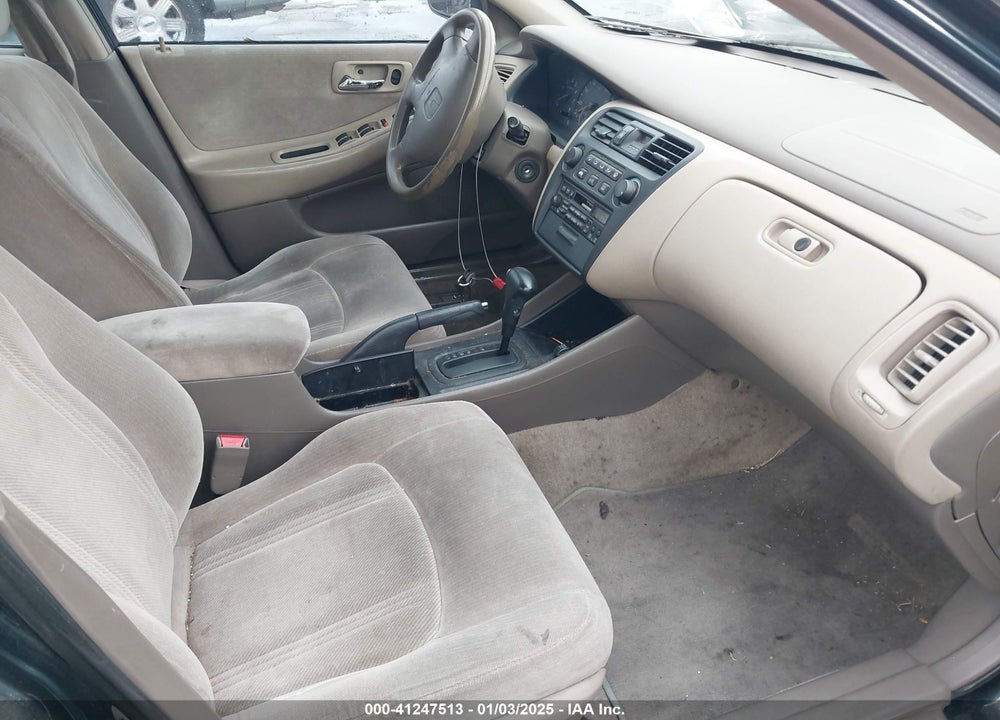 1999 HONDA ACCORD LX V6 VIN: 1HGCG1642XA010348