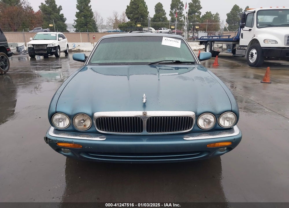 1999 JAGUAR XJ8 VIN: SAJHX1049XC854485