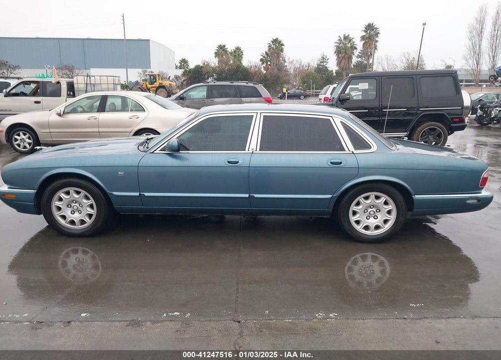 1999 JAGUAR XJ8 VIN: SAJHX1049XC854485