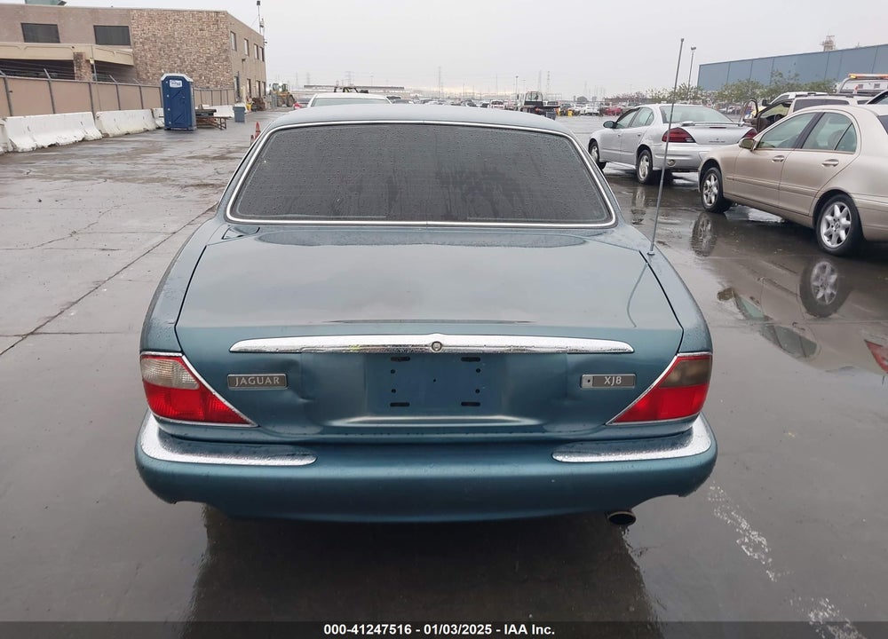 1999 JAGUAR XJ8 VIN: SAJHX1049XC854485